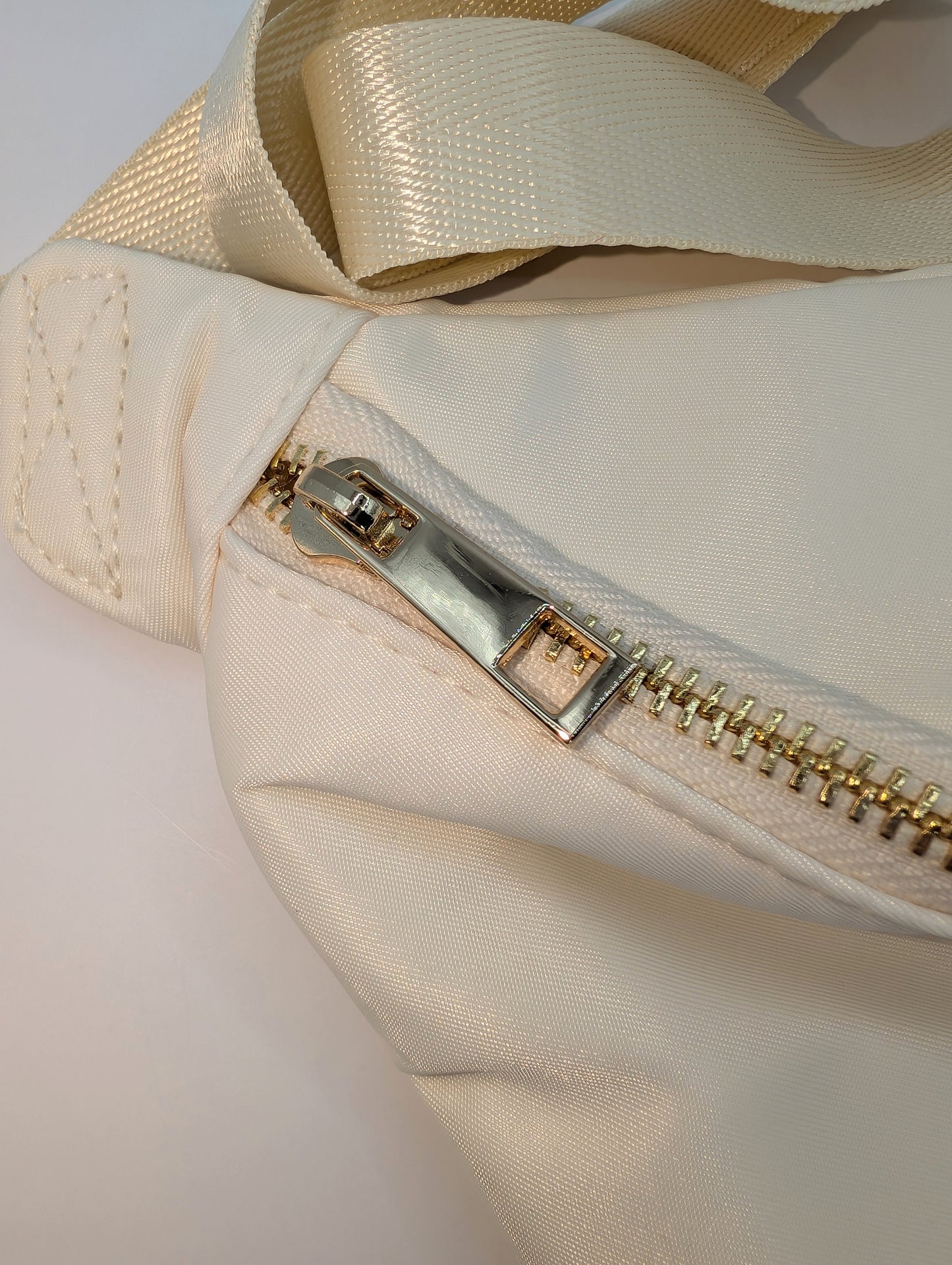 Cruise Chip Munk Fanny Pack (Various Colours)